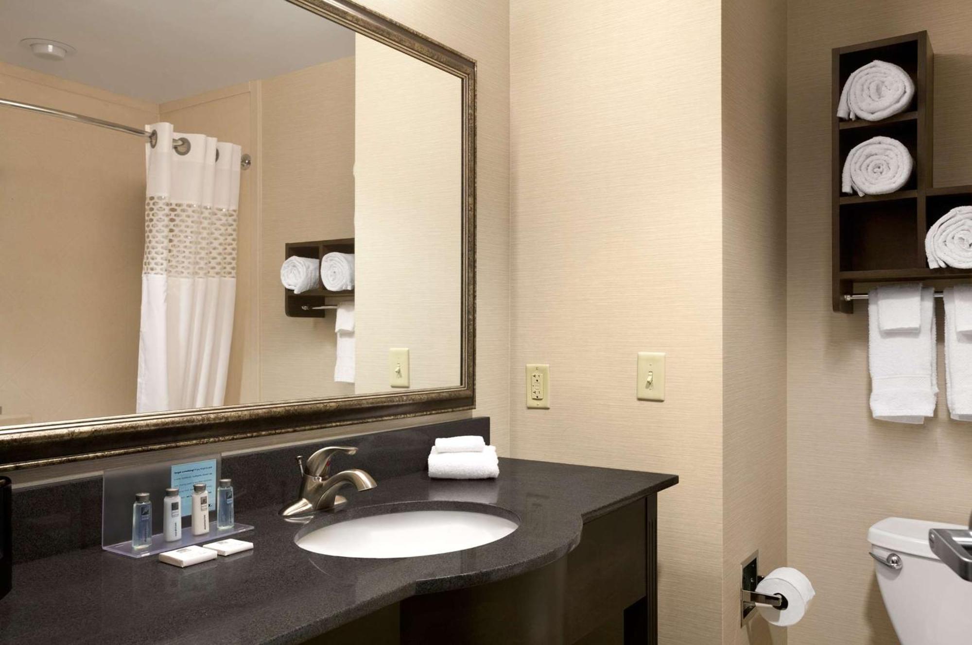 Hotel Hampton & - Mansfield
