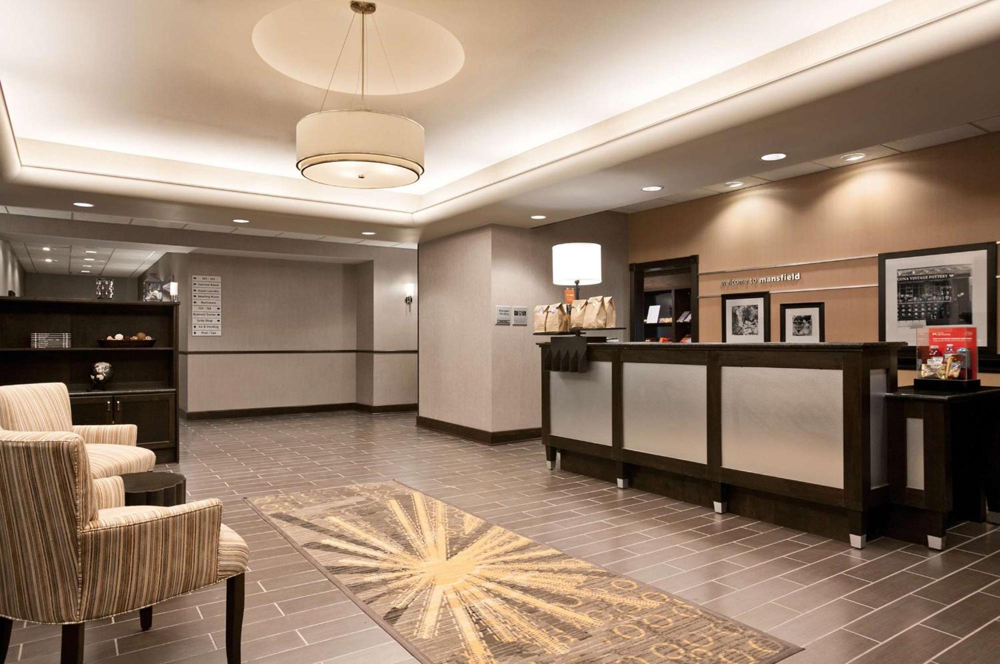 Hotel Hampton & - Mansfield