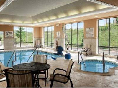 Hotel Hampton & - 3*