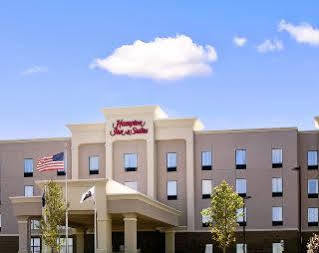 Hampton & -